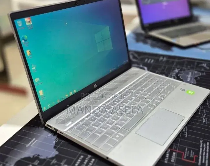New Laptop HP Pavilion 15 8GB Intel Core i5 SSD 256GB