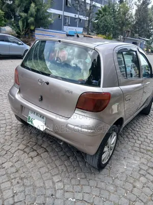 Toyota Vitz 2004 Silver