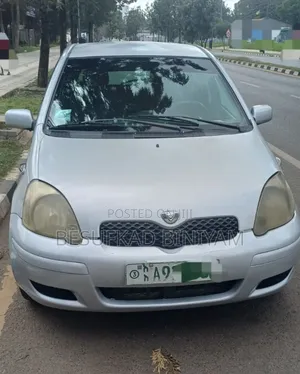 Toyota Vitz 1.0 FWD 3dr 2003 Silver