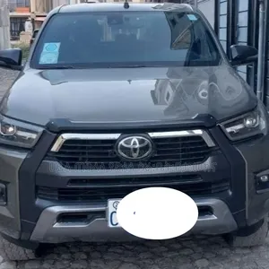 Toyota Hilux 2021 Maroon