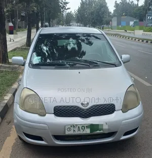 Toyota Vitz 2003 Silver