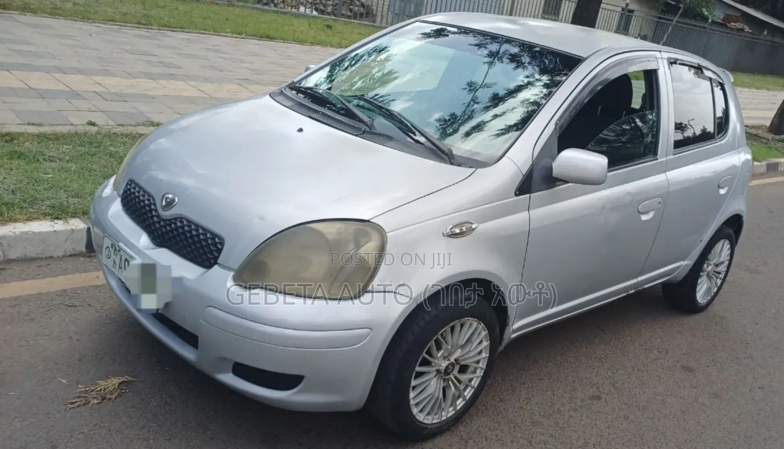 Toyota Vitz 2003 Silver