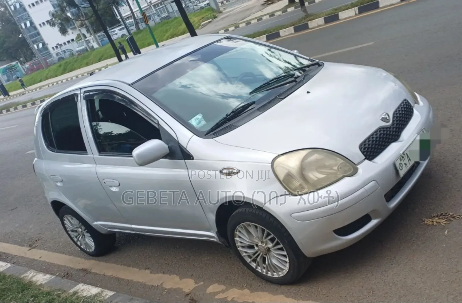 Toyota Vitz 2003 Silver