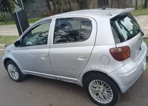 Toyota Vitz 2003 Silver
