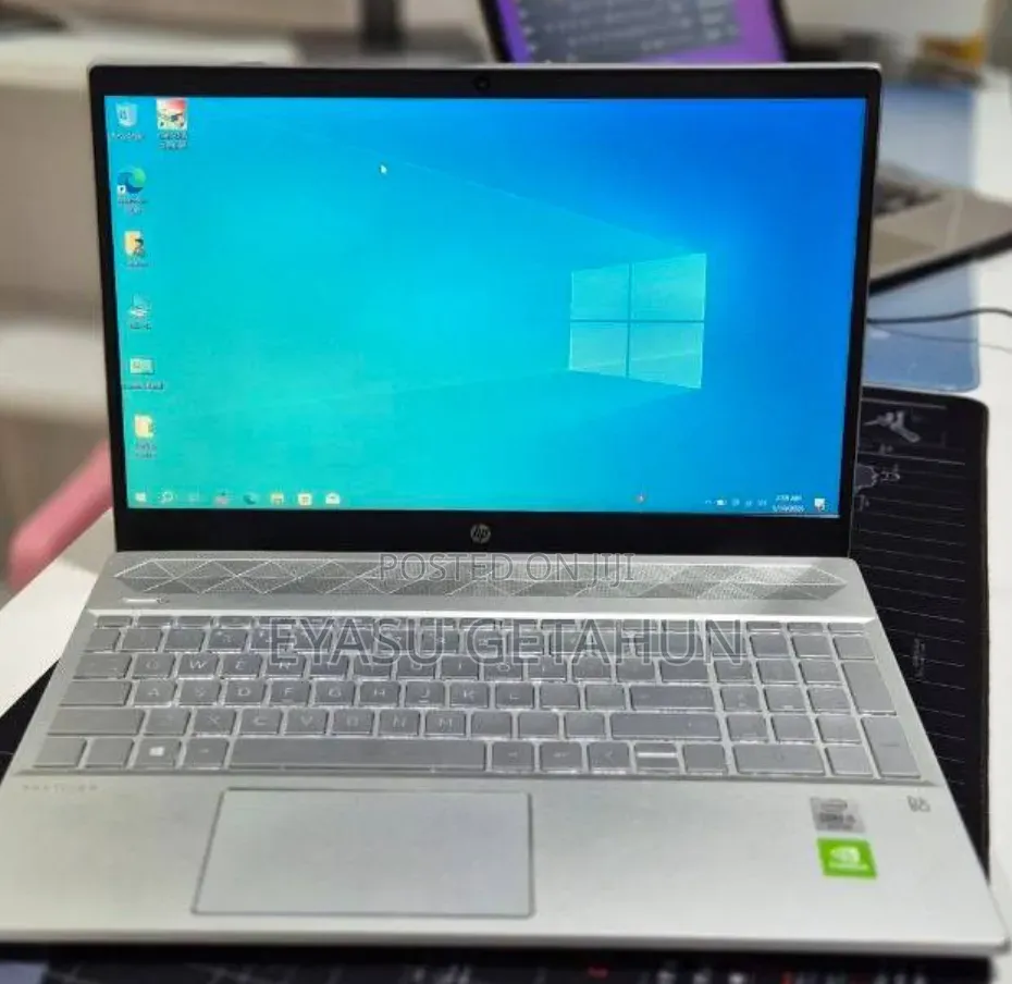 New Laptop HP Pavilion 15 8GB Intel Core i5 SSD 256GB