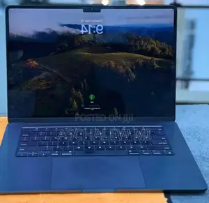 New Laptop Apple MacBook Air 2024 M3 15-inch 16GB Apple M3 SSD 256GB