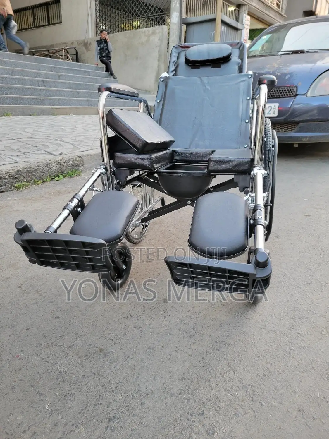 Multi-Purpose Wheelchair穹冬foldable Feature Enhances The Portability