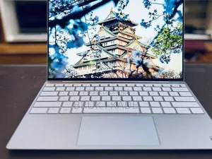 New Laptop Dell XPS 13 8GB Intel Core i5 SSD 256GB