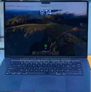 New Laptop Apple MacBook Air 2024 M3 15-inch 16GB Apple M3 SSD 256GB