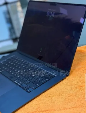 New Laptop Apple MacBook Air 2024 M3 15-inch 16GB Apple M3 SSD 256GB