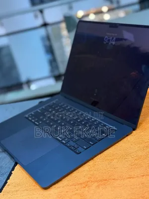 New Laptop Apple MacBook Air 2024 M3 13-inch 16GB Apple M3 SSD 256GB