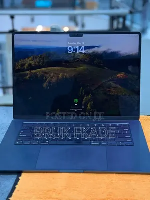 New Laptop Apple MacBook Air 2024 M3 13-inch 16GB Apple M3 SSD 256GB