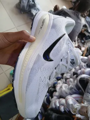 Original Nike Vomero 18