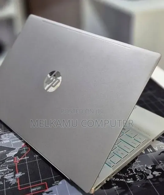 New Laptop HP Pavilion 15 8GB Intel Core i5 SSD 256GB