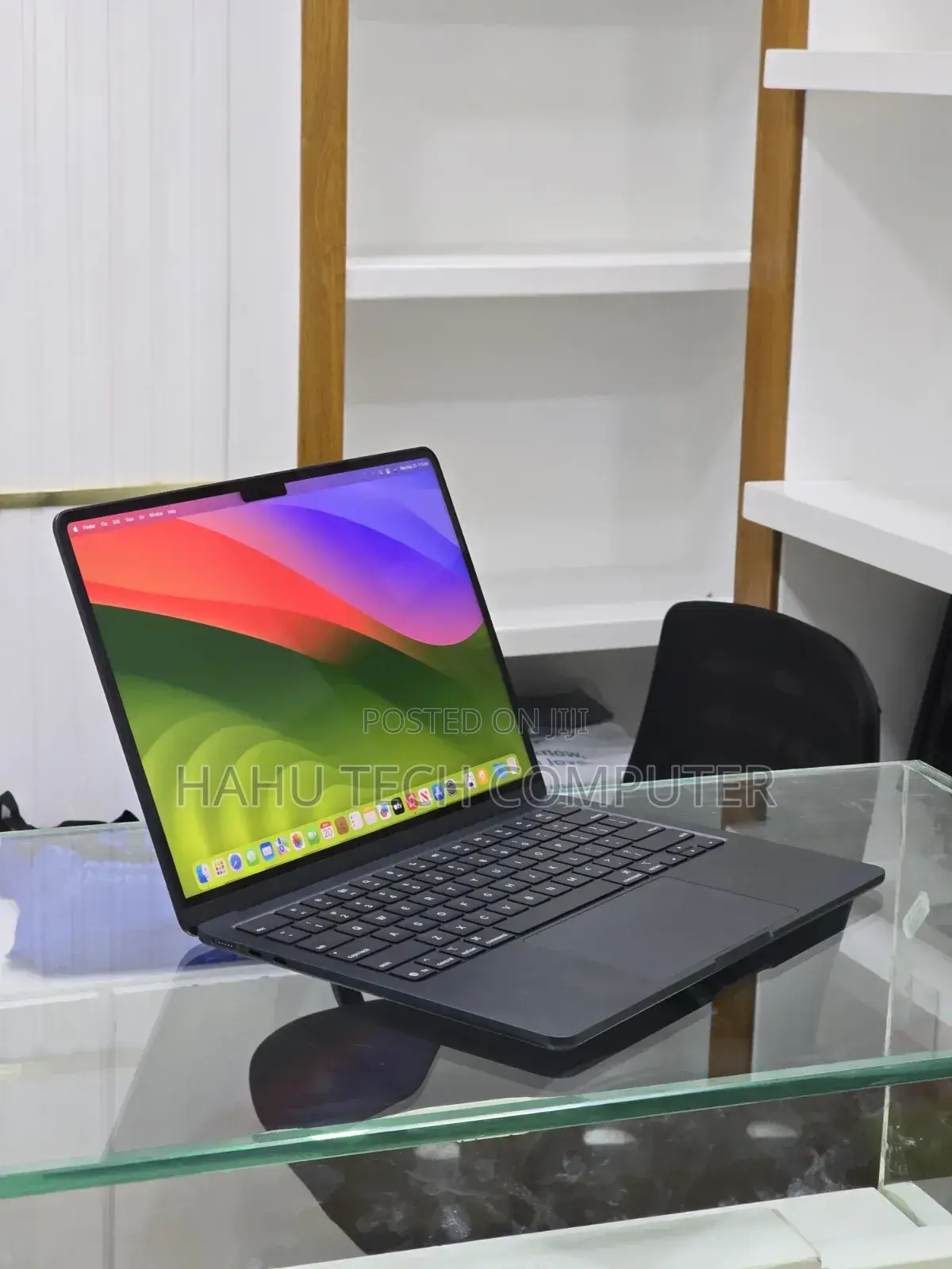 New Laptop Apple MacBook Air 2025 M4 13-inch 16GB Apple M4 SSD 256GB