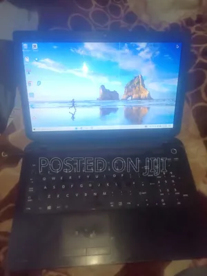 Laptop Toshiba Satellite C55 4GB Intel Core 2 Quad HDD 320GB