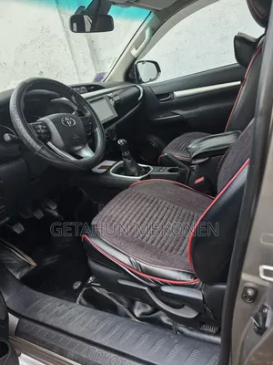 Toyota Hilux 2020 Gold