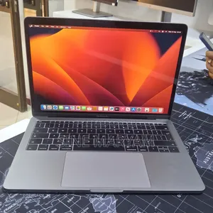 New Laptop Apple MacBook Pro 2017 8GB Intel Core i5 SSD 256GB