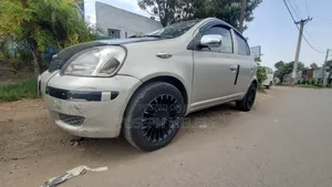 Toyota Vitz 2002 Silver