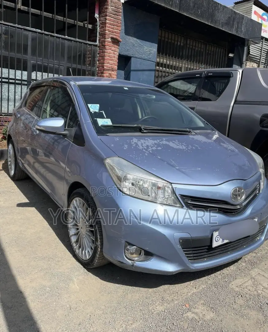 Toyota Yaris 2011 Blue