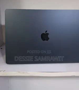 New Apple MacBook Air 2024 M3 15-inch 16GB Intel Core i5 SSD 256GB