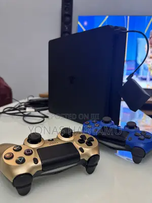 Playstation 4 Slim