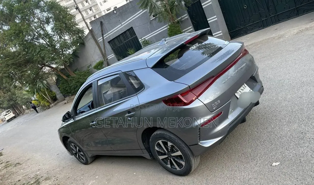 BYD E2 43 kWh 94 hp FWD 2024 Gray