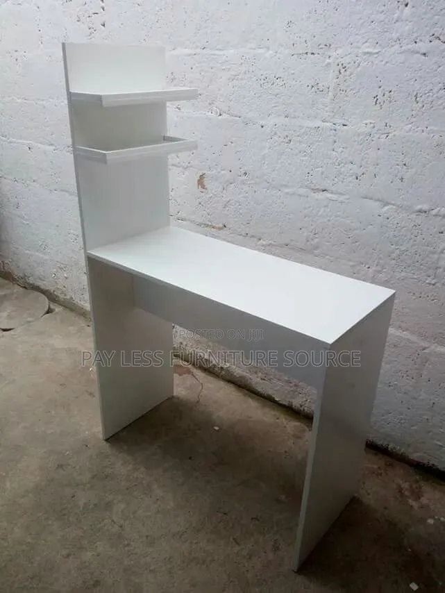 Nail Table