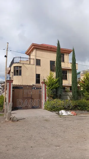 6bdrm House in Oromia-Finfinne for sale