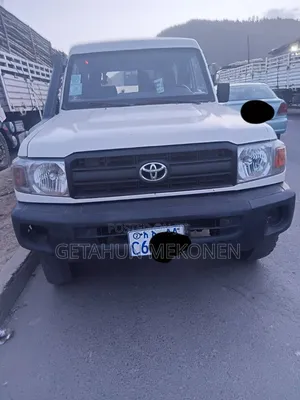 Toyota Land Cruiser 2017 White