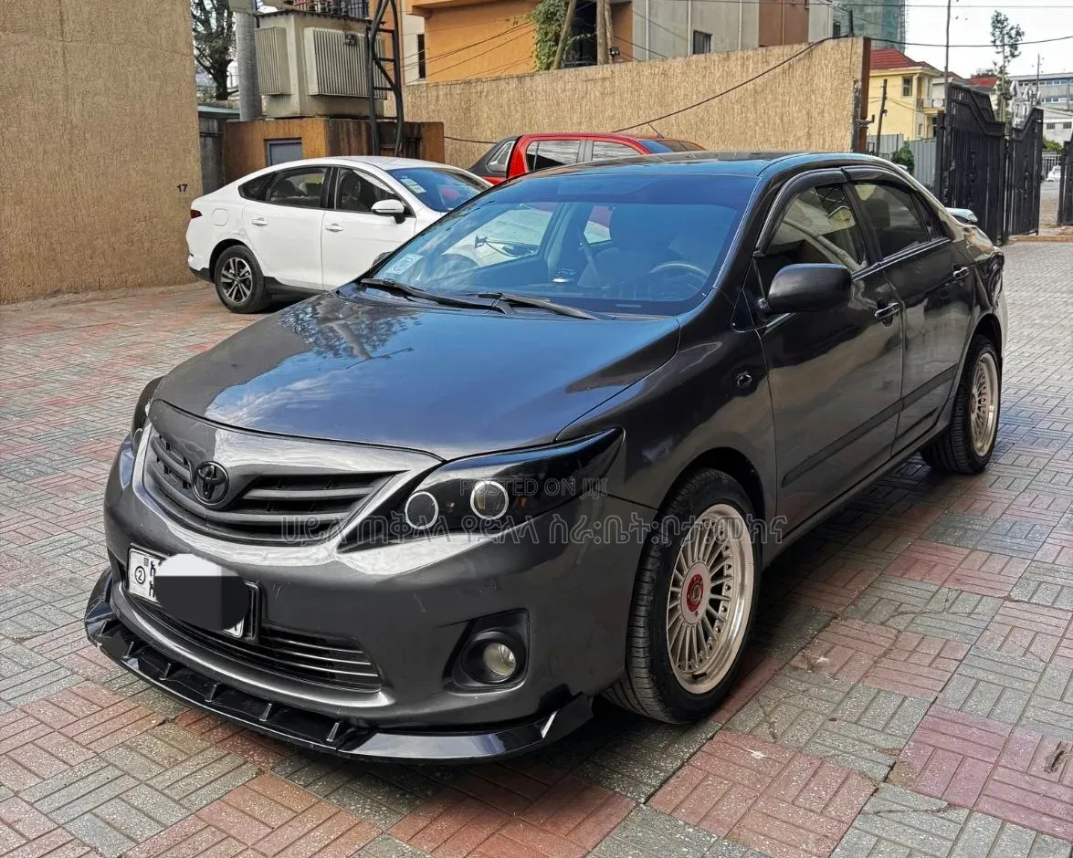 Toyota Corolla 2012 Gray