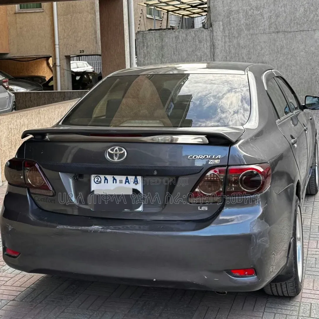 Toyota Corolla 2012 Gray