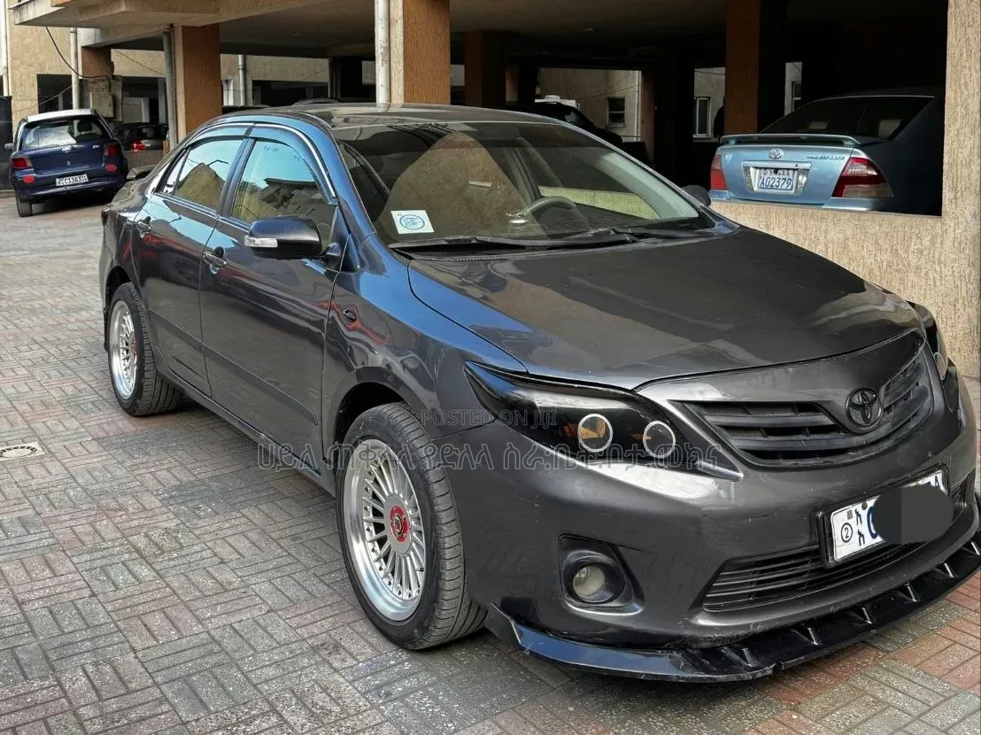Toyota Corolla 2012 Gray