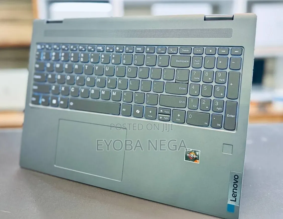 New Laptop Lenovo Yoga 7i 16GB AMD Ryzen 7 SSD 512GB