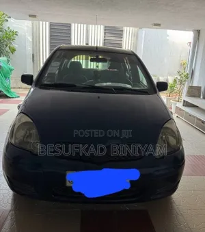 Toyota Vitz 1.0 FWD 3dr 2002 Blue