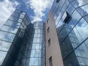 አስቸካይ የሚሸጥ ህንፃ ባንክ ብዶር አለበት