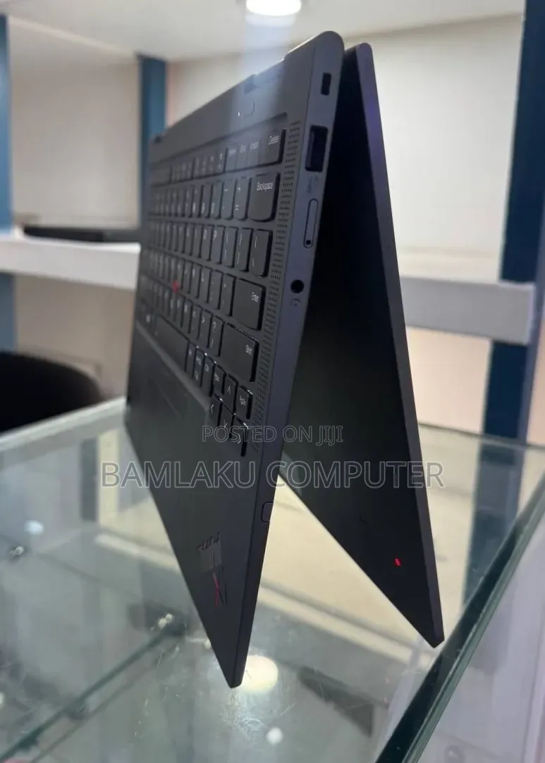 New Laptop Lenovo ThinkPad X1 Yoga 16GB Intel Core i7 SSD 512GB