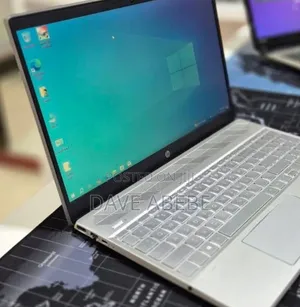 New Laptop HP Pavilion 15 8GB Intel Core i5 SSD 256GB