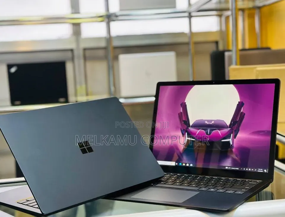 New Laptop Microsoft Surface Book 2 16GB Intel Core i7 SSD 512GB