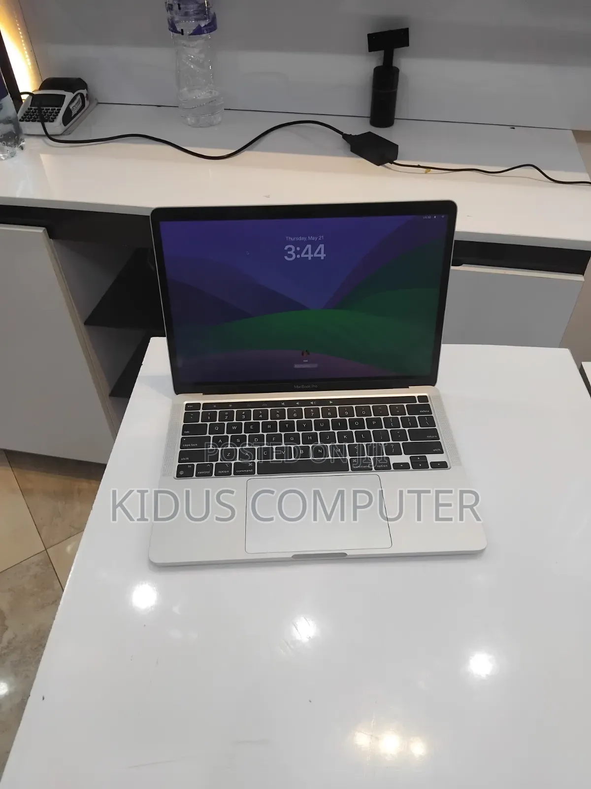 New Laptop Apple MacBook Pro M1 16GB Apple M1 SSD 256GB