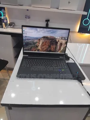 New Laptop HP Spectre 16GB Intel Core i7 SSD 512GB