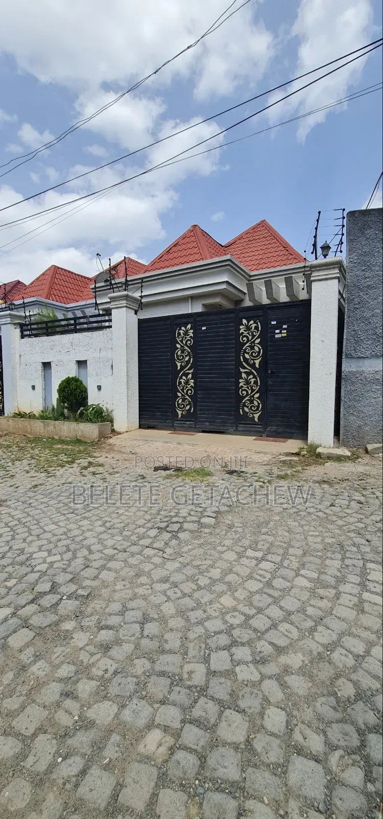 3bdrm Villa in Ayat, Luxury Villa, Bole for sale