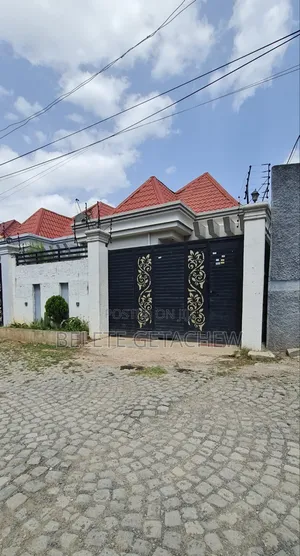 3bdrm Villa in Ayat, Luxury Villa, Bole for sale