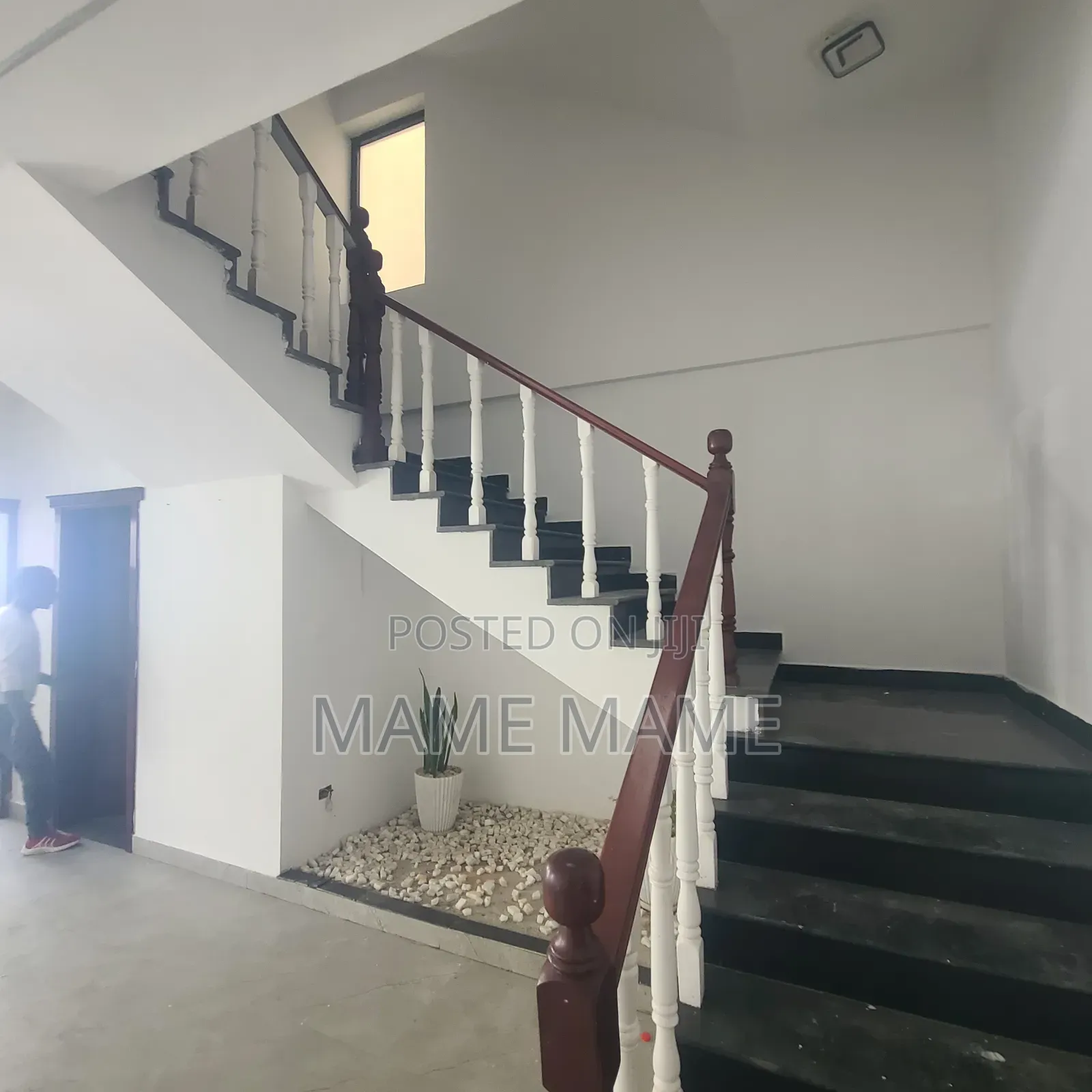 7bdrm House in Addis Abeba, Bole for rent