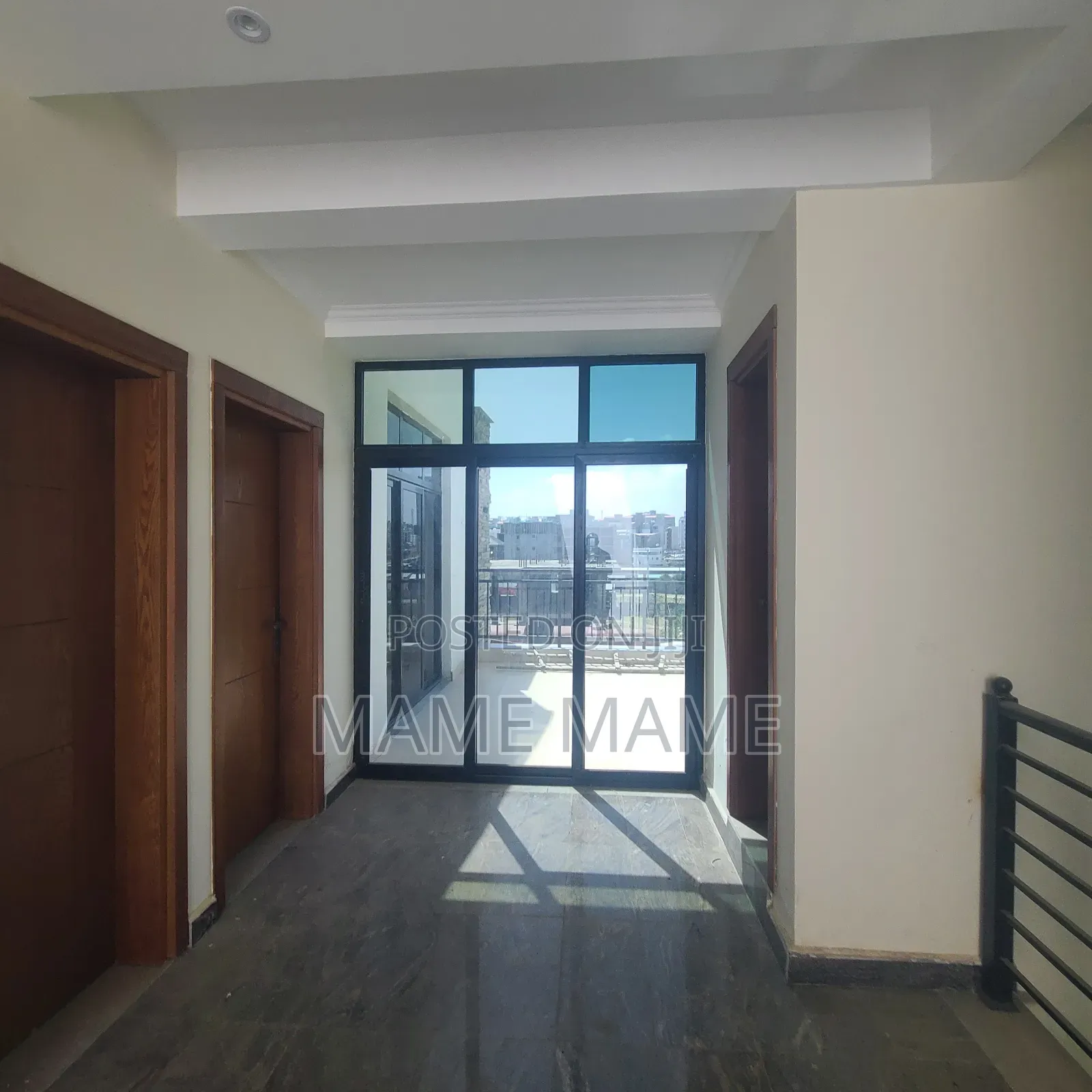8bdrm House in Addis Abeba, Bole for rent