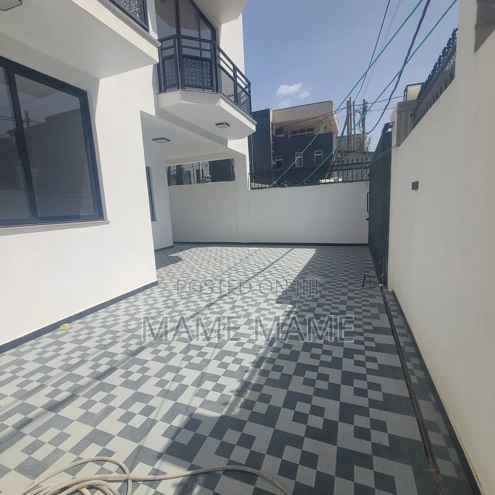 7bdrm House in Addis Abeba, Bole for rent