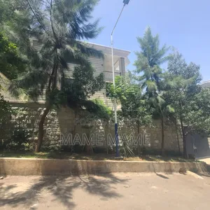9bdrm House in Addis Abeba, Bole for sale