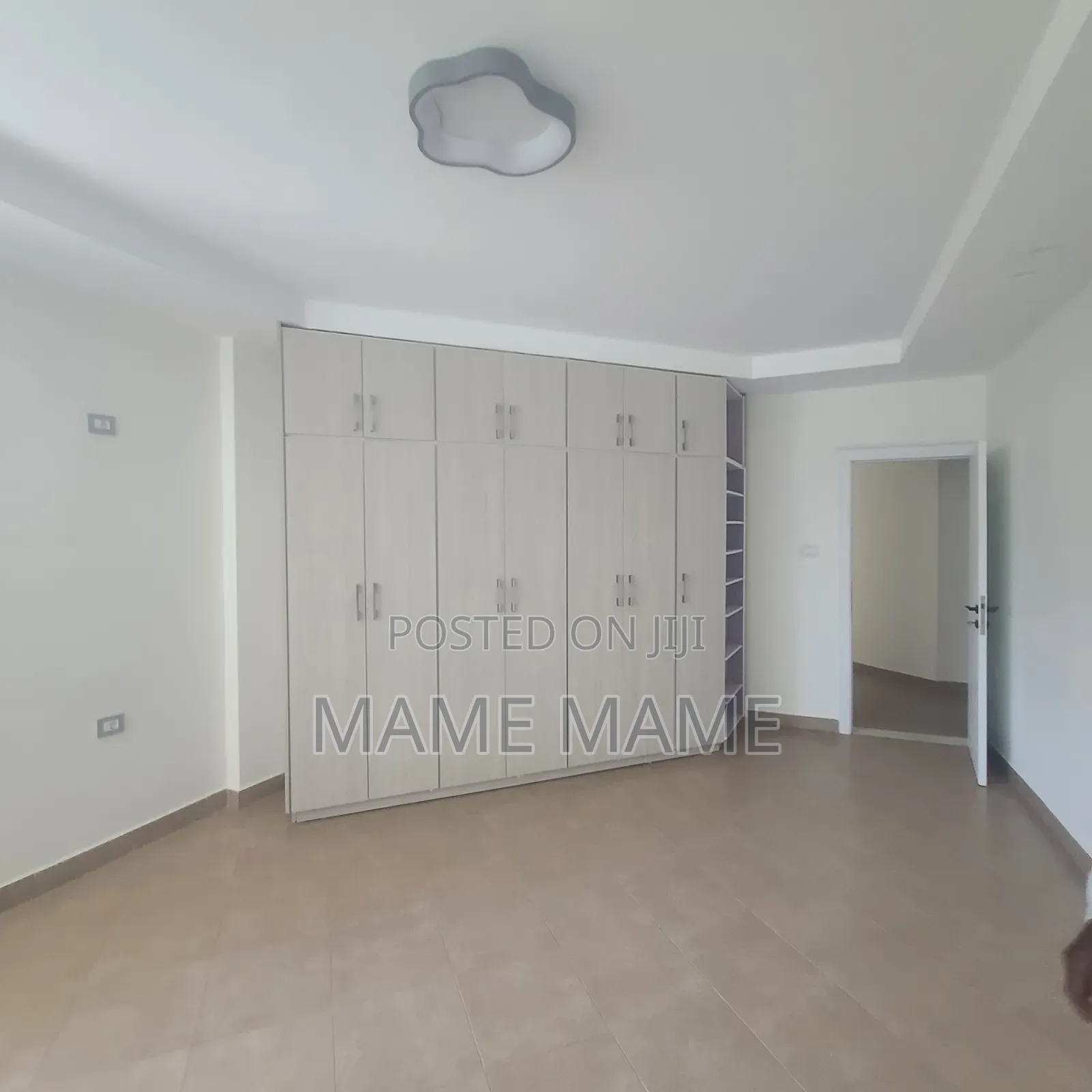 9bdrm House in Addis Abeba, Bole for sale