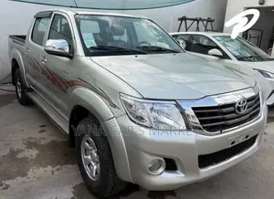 Toyota Hilux 2014 White