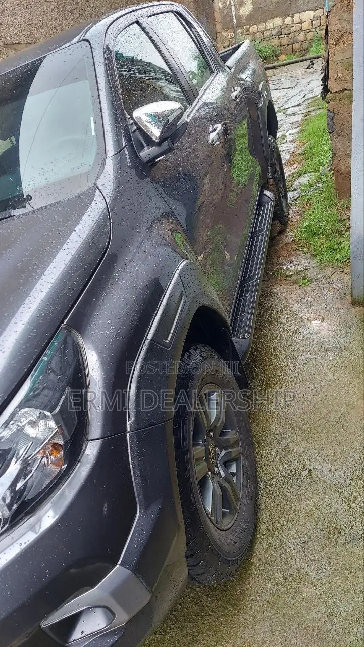 Toyota Hilux Revo Double Cab Deisel 2.4 RWD 2021 Gray
